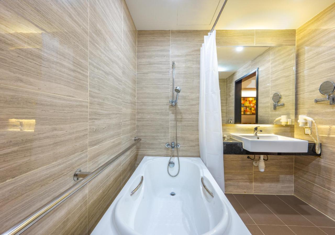 Greystone Centrestage Pj Hotel เปอตาลิงจายา ภายนอก รูปภาพ